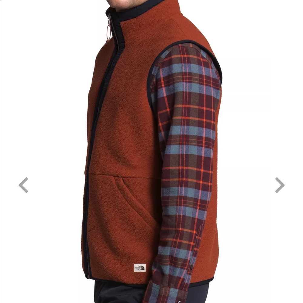 Men’s north face vest NWT